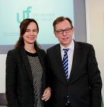 Bundesministerin Dr. Sophie Karmasin und Wirtschaftslandesrat Dr. Christian Buchmann.