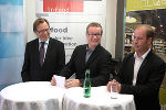 v.l.: Landesrat Dr. Christian Buchmann, Infood Geschäftsführer Jörg Moser, DI Hermann Katz von JOANNEUM RESEARCH