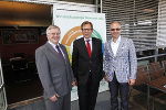 v.l.: Dr. Burghard Kaltenbeck (Geschäftsführer der SFG), Dr. Christian Buchmann (Landesrat für Wirtschaft, Europa und Kultur), Dr. Karl-Heinz Kohrgruber (Leiter der Abteilung 14, Land Steiermark). © SFG