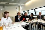 v.l.: Prof. Barbara Obermayer-Pietsch (Leiterin des K-Projektes BioPersMed), Wirtschaftslandesrat Dr. Christian Buchmann, Univ.-Prof. Dr. Josef Smolle (Rektor MedUni Graz), Dr. Karine Sargsyan (Leiterin Biobank Graz), Dr. Burghard Kaltenbeck (Geschäftsführer Steirische Wirtschaftsförderung SFG). © Frankl