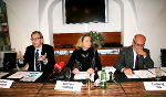 v.l.: Landesrat Dr. Christian Buchmann, Landesrätin Dr. Bettina Vollath, HR Dr. Ludwig Sik (Leiter der Finanzabteilung des Landes Steiermark). © Land Steiermark v.l.: Landesrat Dr. Christian Buchmann, Landesrätin Dr. Bettina Vollath, HR Dr. Ludwig Sik (Leiter der Finanzabteilung des Landes Steiermark).