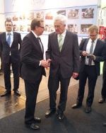 Gipfeltreffen der Europäischen Forschungsregionen; Der steirische Wirtschaftslandesrat Dr. Christian Buchmann im Gespräch mit Baden-Württembergs Ministerpräsident Winfried Kretschmann. © Eco World Styria 