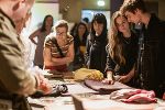 64.000 Besucherinnen und Besucher zählte man beim Designmonat Graz 2014, unter anderem bei der Ausstellung „SELECTED: it’s just design!“ © CIS 64.000 Besucherinnen und Besucher zählte man beim Designmonat Graz 2014, unter anderem bei der Ausstellung „SELECTED: it’s just design!“
