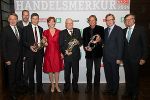 v.l.n.r.: Josef Herk (Präsident WK Steiermark), Jürgen Roth (Vizepräsident WK Steiermark), Fam. Wallner (Spitzwegerich OG – Preisträger Kategorie 1), Helmut Eberhard (Johann Eberhard GesmbH - Preisträger Sonderpreis für Lebenswerk), Hans Schullin (Schullin & Söhne – Preisträger Kategorie 2), Christian Buchmann (Wirtschaftslandesrat), Gerhard Wohlmuth (Obmann Sparte Handel Steiermark) © Schiffer