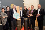 v.l.: Natascha Triebl (Agentur moodley brand idenity), Franz Polzhofer (Designer), Josef Prödl (Geschäftsführer Tischlerei Prödl), Matthias Prödl (Tischlerei Prödl), Eberhard Schrempf (Geschäftsführer Creative Industries Styria), Alexander Majcan (Bezirkshauptmann Südoststeiermark), Christian Buchmann (Wirtschaftslandesrat), Florian Gölles (Bürgermeister von Kirchberg). © Creative Industries Styria v.l.: Natascha Triebl (Agentur moodley brand idenity), Franz Polzhofer (Designer), Josef Prödl (Geschäftsführer Tischlerei Prödl), Matthias Prödl (Tischlerei Prödl), Eberhard Schrempf (Geschäftsführer Creative Industries Styria), Alexander Majcan (Bezirkshauptmann Südoststeiermark), Christian Buchmann (Wirtschaftslandesrat), Florian Gölles (Bürgermeister von Kirchberg).