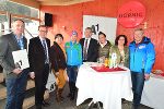 v.l.: Karl Schmidhofer (WK-Regionalstelle Murau), Christian Buchmann (Wirtschaftslandesrat), Manuela Khom (Landtagsabgeordnete), Marion Kreiner (Snowboard-Weltmeisterin 2009), Marcus Grausam (A1 Technikvorstand), Jürgen Stolz (Geschäftsführer der Tischlerei Stolz in St. Georgen), Cäcilia Spreitzer (Regierungskommissärin St. Georgen), Karl Fussi (Geschäftsführer Kreischberg). © Peter Haselmann