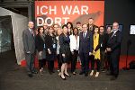 „Ich war dort - Montréal meets Graz“ – der Name der Ausstellung in der designHalle ist Programm. Gruppenfoto mit Designern und Vertretern der heurigen Designmonat-Graz-Partnerstadt Montréal und Verantwortlichen von Kreativwirtschaft, FH JOANNEUM und Politik aus Graz. © CIS/Podesser „Ich war dort - Montréal meets Graz“ – der Name der Ausstellung in der designHalle ist Programm. Gruppenfoto mit Designern und Vertretern der heurigen Designmonat-Graz-Partnerstadt Montréal und Verantwortlichen von Kreativwirtschaft, FH JOANNEUM und Politik aus Graz.