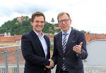 v.l.: Dr. Bernhard Obermaier (GF der Spielberg Neu GmbH), Wirtschaftslandesrat Dr. Christian Buchmann. © Land Steiermark