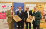 v.l.: O.Univ.-Prof. Dipl.-Ing. Dr.techn. Ulrich Bauer (Vizerektor TU Graz), Dr. Christian Buchmann (Wirtschaftslandesrat), DI Dr. Walter Haslinger (GF Bioenergy 2020+), DI Stephan Jantscher (GF KWB).