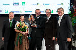 v.l.: Mag. Peter Trummer (Energie Steiermark), Familie Resi und Wilhelm Steiner (Steiner GmbH & Co KG/Loden Steiner - Preisträger Sonderpreis für Lebenswerk), Dr. Christian Buchmann (Wirtschaftslandesrat), KommR Gerhard Wohlmuth (Obmann Sparte Handel Steiermark). © WK/Schiffer v.l.: Mag. Peter Trummer (Energie Steiermark), Familie Resi und Wilhelm Steiner (Steiner GmbH & Co KG/Loden Steiner - Preisträger Sonderpreis für Lebenswerk), Dr. Christian Buchmann (Wirtschaftslandesrat), KommR Gerhard Wohlmuth (Obmann Sparte Handel Steiermark).