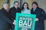 v.l.: Ing. Alois Röck (stv. Landesinnungsmeister Bau), Landesrat Dr. Christian Buchmann, Gerda Gollner (Hotel-Restaurant Gollner), NRAbg. Josef Muchitsch (Vorsitzender Konjunkturforum Bau). © GBH-Presse/Trabi