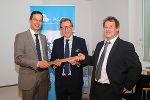 v.l.: Martin Payer (CEO PCCL), Landesrat Christian Buchmann, Wolfgang Ker (CSO PCCL). © Freisinger