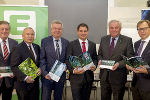 v.r.: Wirtschaftslandesrat Christian Buchmann, LH Hermann Schützenhöfer, LH-St. Michael Schickhofer, Verkehrslandesrat Anton Lang, Vorstandssprecher Christian Purrer (Energie Steiermark) und Bgm. Franz Handler (Bad Blumau). © Land Steiermark/Streibl v.r.: Wirtschaftslandesrat Christian Buchmann, LH Hermann Schützenhöfer, LH-St. Michael Schickhofer, Verkehrslandesrat Anton Lang, Vorstandssprecher Christian Purrer (Energie Steiermark) und Bgm. Franz Handler (Bad Blumau).