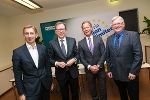 v.l.: Wolfgang Plasser (Pankl Racing Systems), LR Christian Buchmann, Manfred Brandner (eee-Group) und Burghard Kaltenbeck (SFG). © SFG/Frankl