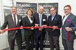 v.l.: Peter Kaiser (LH Kärnten), Gaby Schaunig (LH-Stv. Kärnten), Günther Lackner (GF Silicon Alps Cluster), Christian Buchmann (Wirtschaftslandesrat Steiermark) und Günther Albel (Bgm. Villach). © SFG/Harry Schiffer v.l.: Peter Kaiser (LH Kärnten), Gaby Schaunig (LH-Stv. Kärnten), Günther Lackner (GF Silicon Alps Cluster), Christian Buchmann (Wirtschaftslandesrat Steiermark) und Günther Albel (Bgm. Villach).