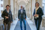 Die Landesrätinnen Ursula Lackner (l.) und Barbara Eibinger-Miedl (r.) mit dem neuen Verfahrenskoordinator Karl-Heinz Kohrgruber (m.).