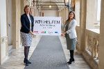 Die Landesrätinnen Barbara Eibinger-Miedl (l.) und Doris Kampus (r.) haben sich für die ATB-Stiftung stark gemacht. © Land Steiermark/Drechsler; Nutzung bei Quellenangabe honorarfrei