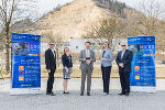 Christoph Ludwig (Geschäftsführer Steirische Wirtschaftsförderung SFG), Gisele Eliane Amancio (Geschäftsführerin MCL), Anton Köck (Gruppenleiter Sensor Solutions am MCL), Landesrätin Barbara Eibinger-Miedl, Reinhold Ebner (Geschäftsführer MCL).